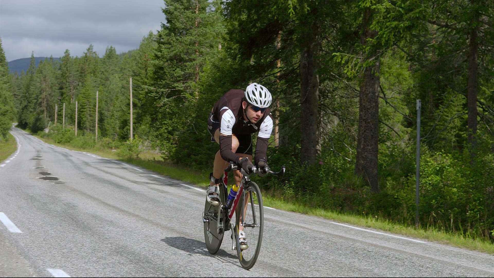 开云网页版-极限逆转！灰熊主场掀翻雄鹿，浓眉末节暴走成关键先生新代名词
